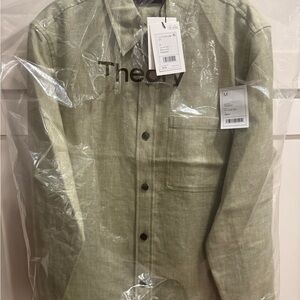 Theory Laurel Oak Button-Up Shirt in olive green SZ Medium